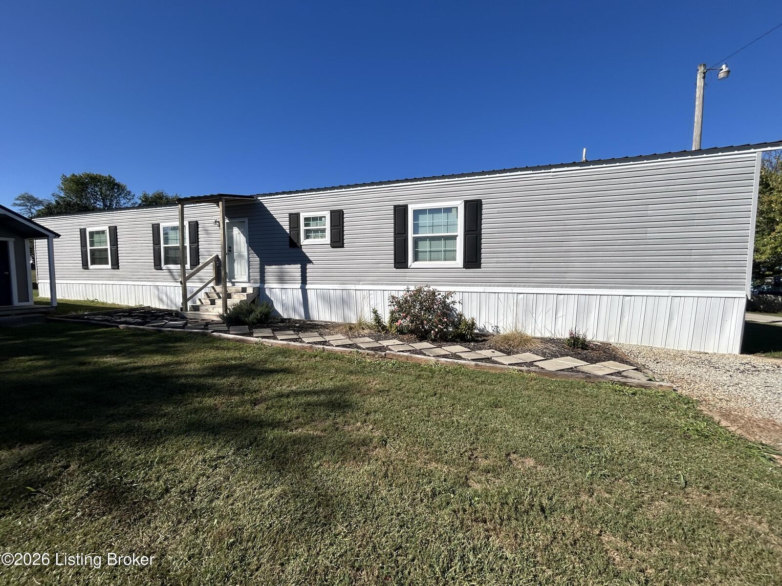 Property Photo:  519 High Ridge Dr  KY 40004 