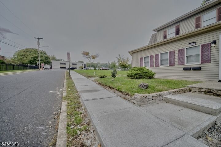 Property Photo:  47 Court St 2  NJ 08822 