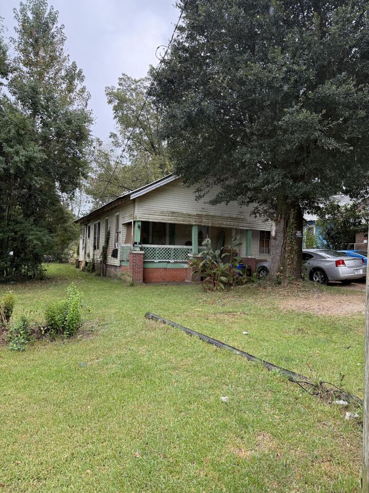 Property Photo: 2443 N 1st Ave. MS 39440