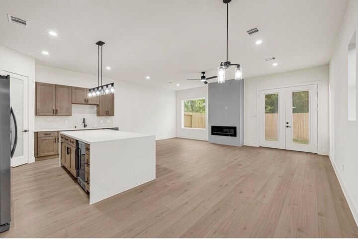Property Photo: 4808 Farmer St TX 77020