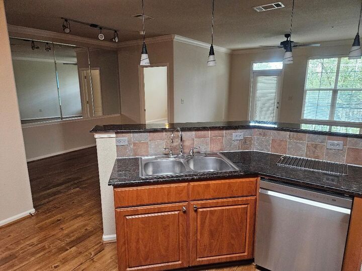Property Photo:  1711 Old Spanish Trail 107  TX 77054 