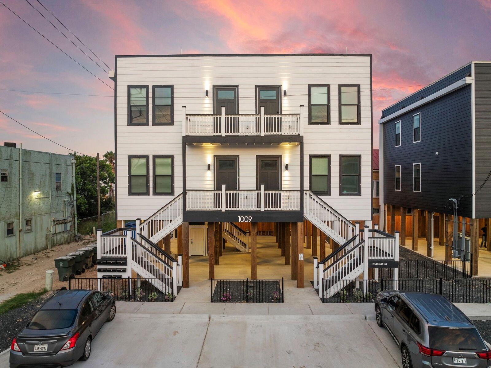 Property Photo: 1009 8th Street D TX 77550