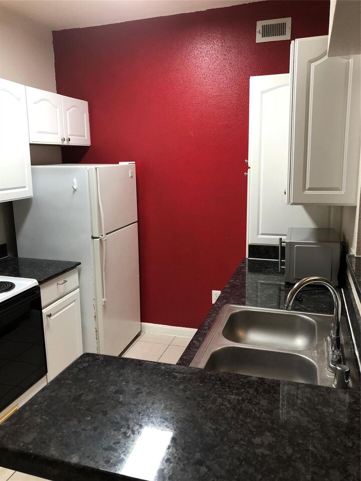Property Photo:  1330 Old Spanish Trail 5306  TX 77054 