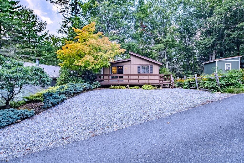 Property Photo:  