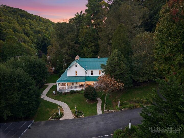 Property Photo:  404 Old Bristol Road  NC 28607 