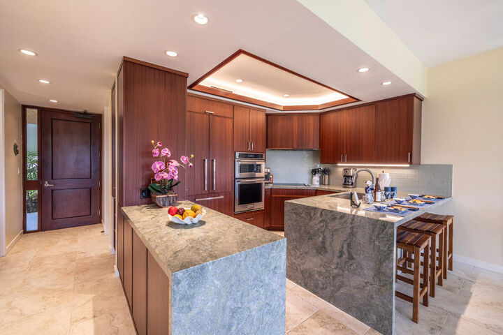 Property Photo:  68-1050 Mauna Lani Point J104  HI 96743 