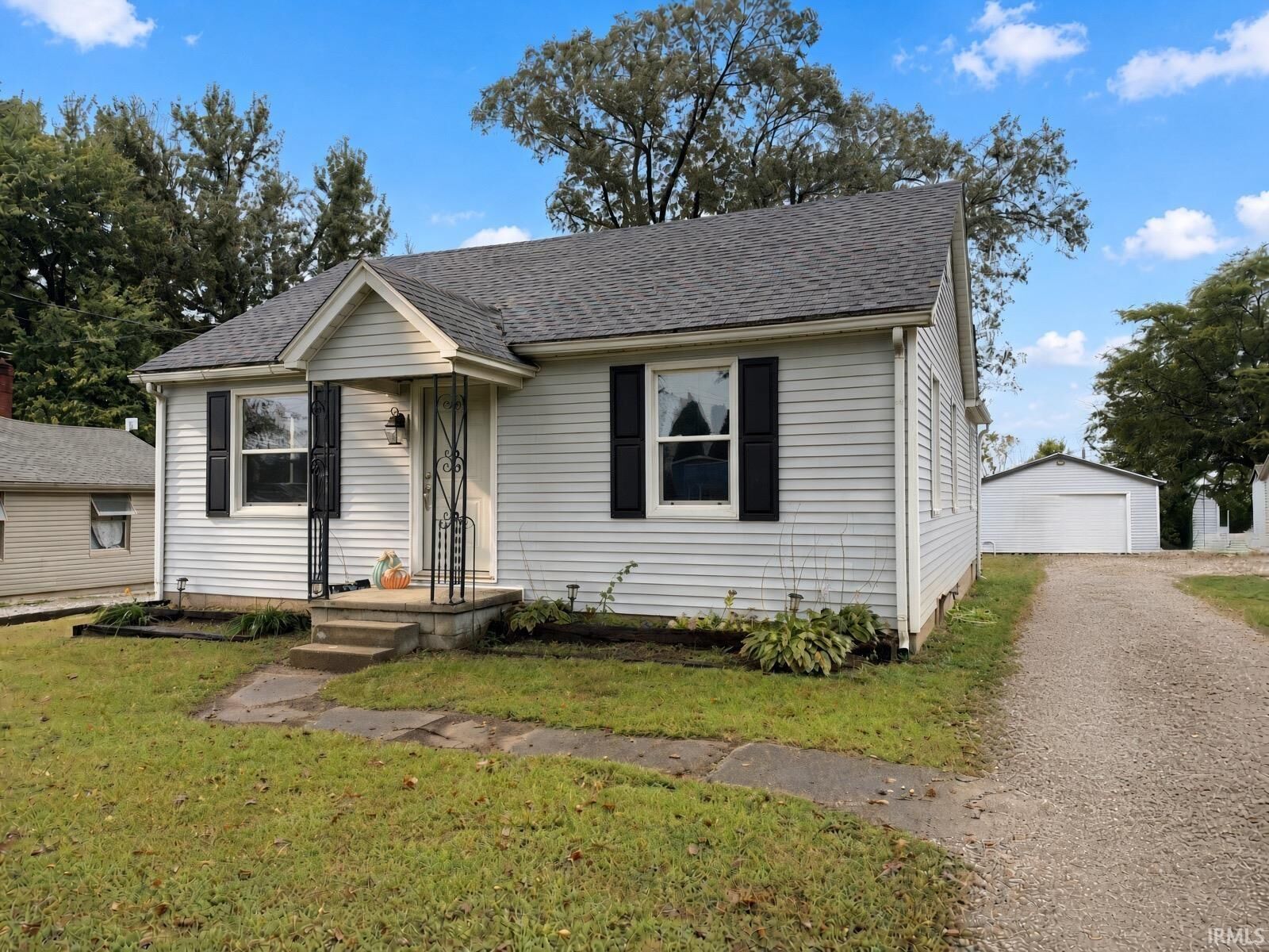 Property Photo: 9462 W Old State Road 66 Road IN 47634