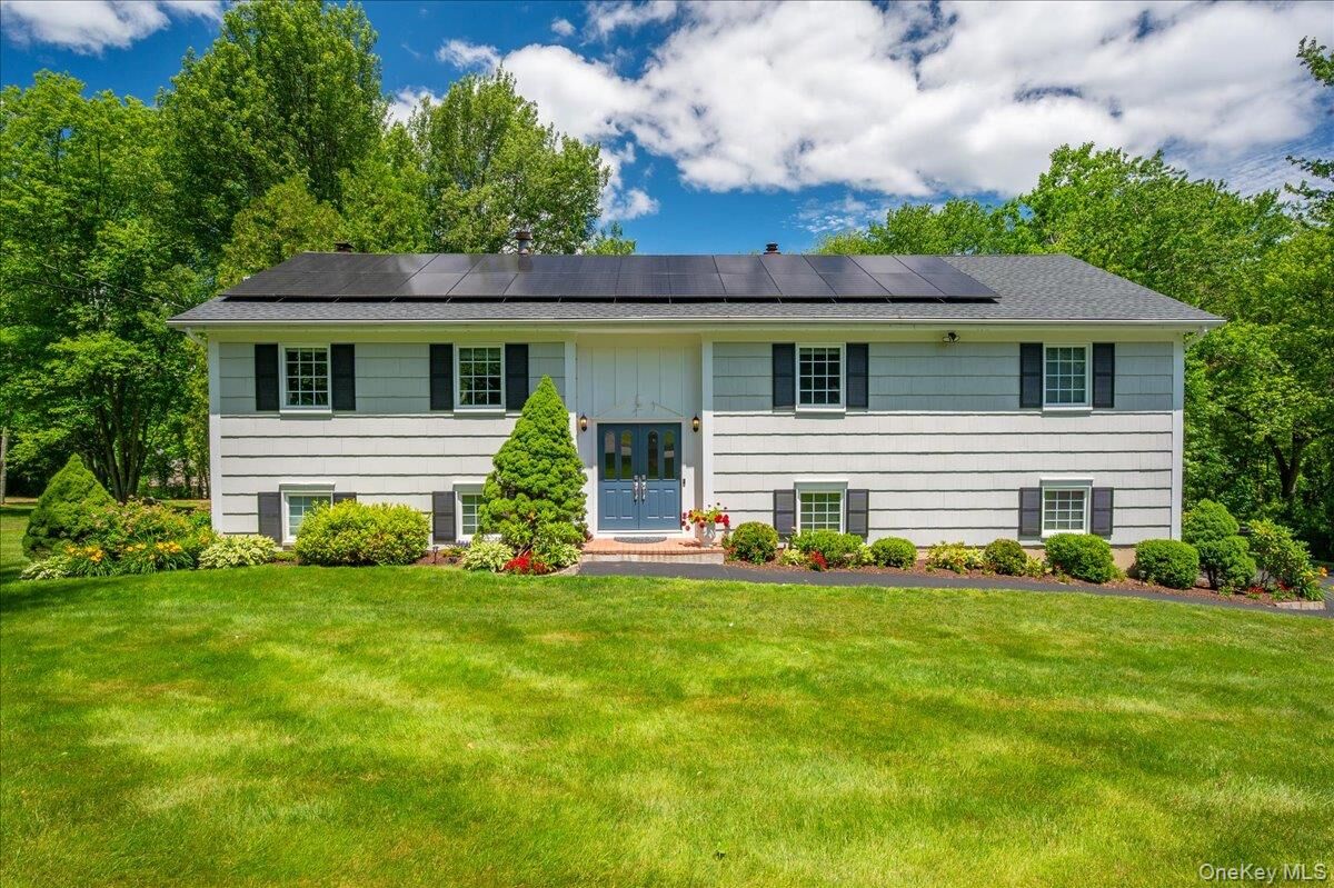Property Photo:  15 Watergate Drive  NY 10501 