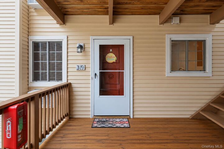 Property Photo:  319 Fox Run Lane  NY 10512 