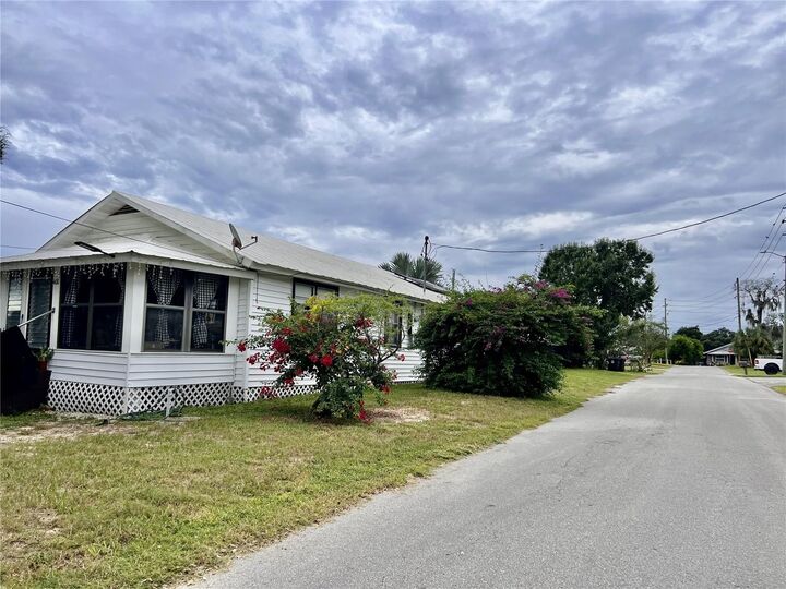 Property Photo: 400 Virginia Street FL 33843