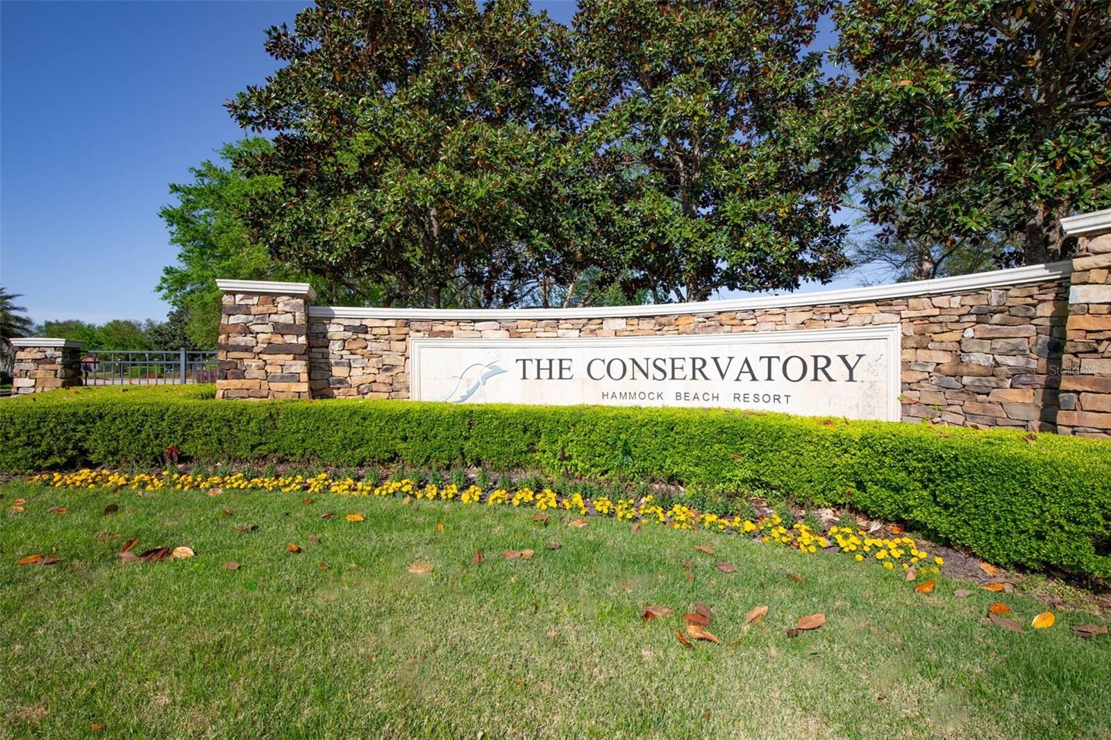 Property Photo: 406 Bourganville Drive FL 32137