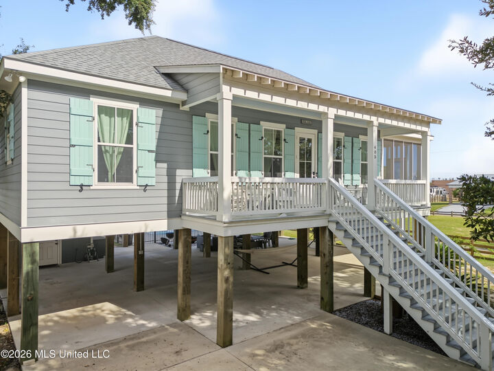 Property Photo:  405 S Cleveland Avenue  MS 39560 