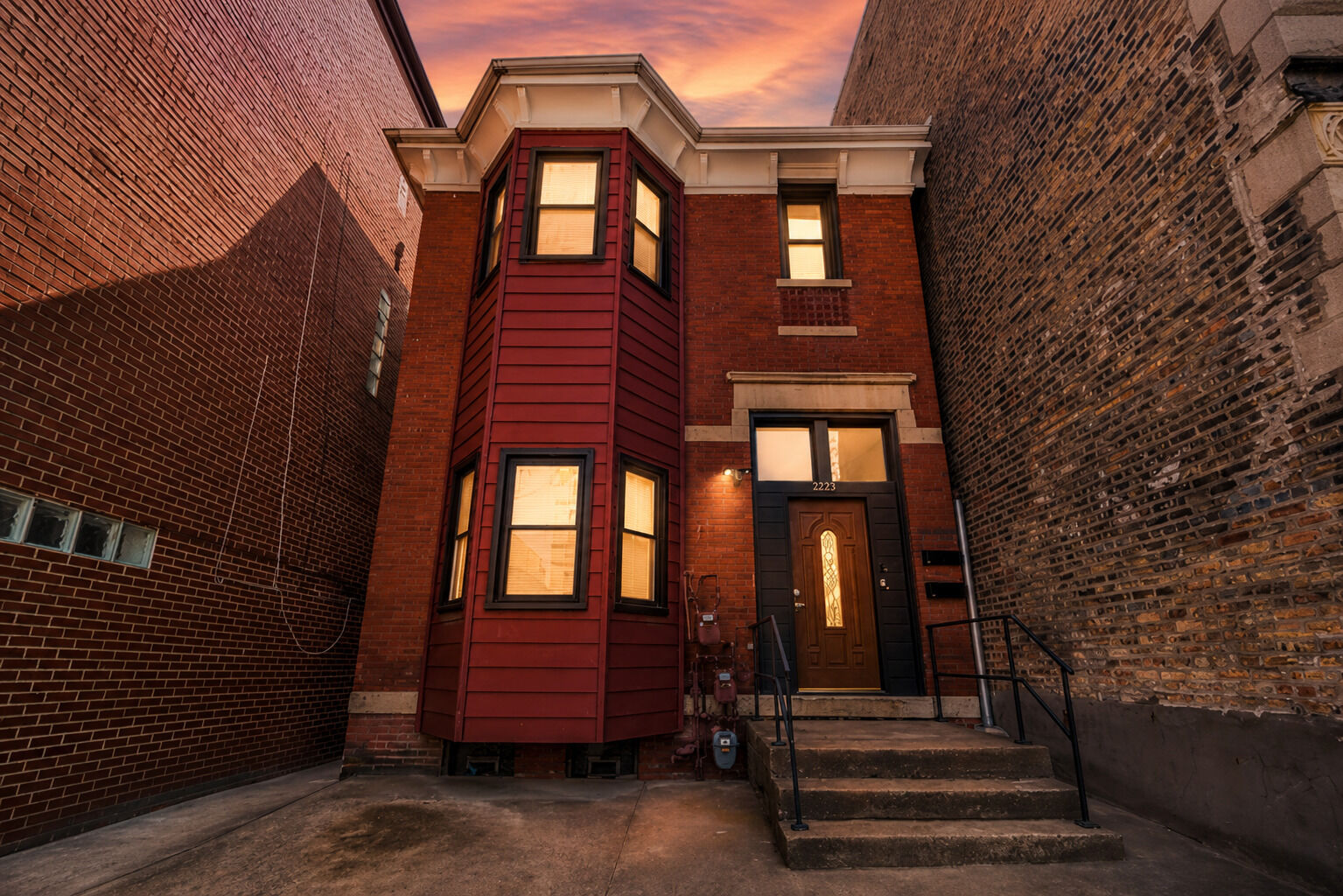 Property Photo:  2223 W Taylor Street 1  IL 60612 