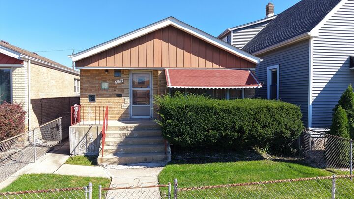 Property Photo:  5735 S Moody Avenue  IL 60638 