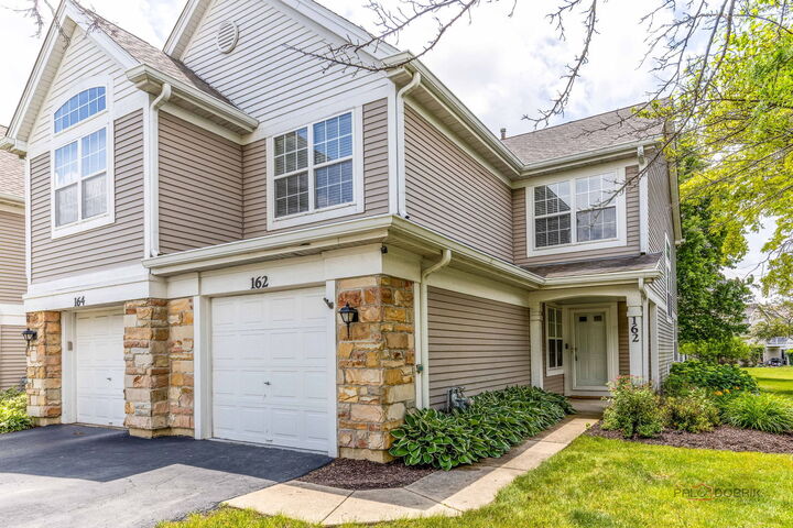 Property Photo:  162 Fairfield Lane 162  IL 60188 