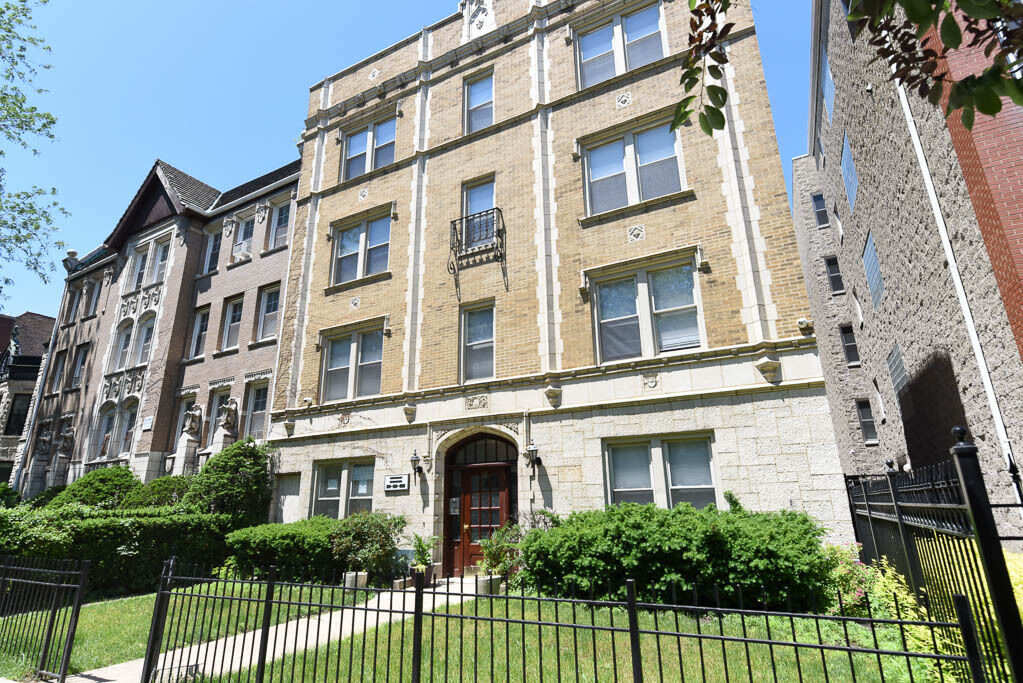 Property Photo:  640 W Wrightwood Avenue 109  IL 60614 
