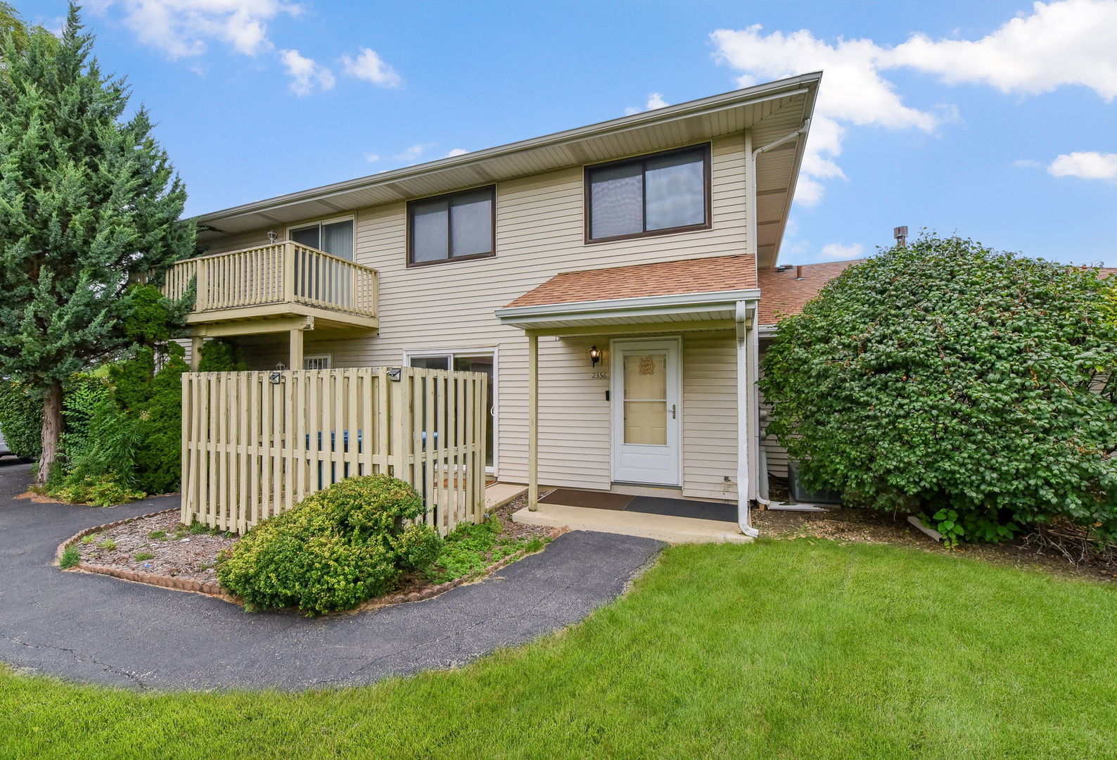 Property Photo:  2356 Carnation Drive 2356  IL 60403 