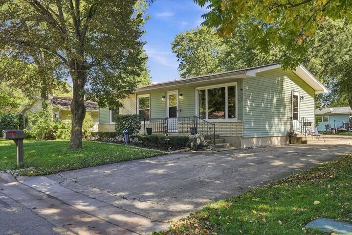 Property Photo:  506 Judd Street  IL 60420 