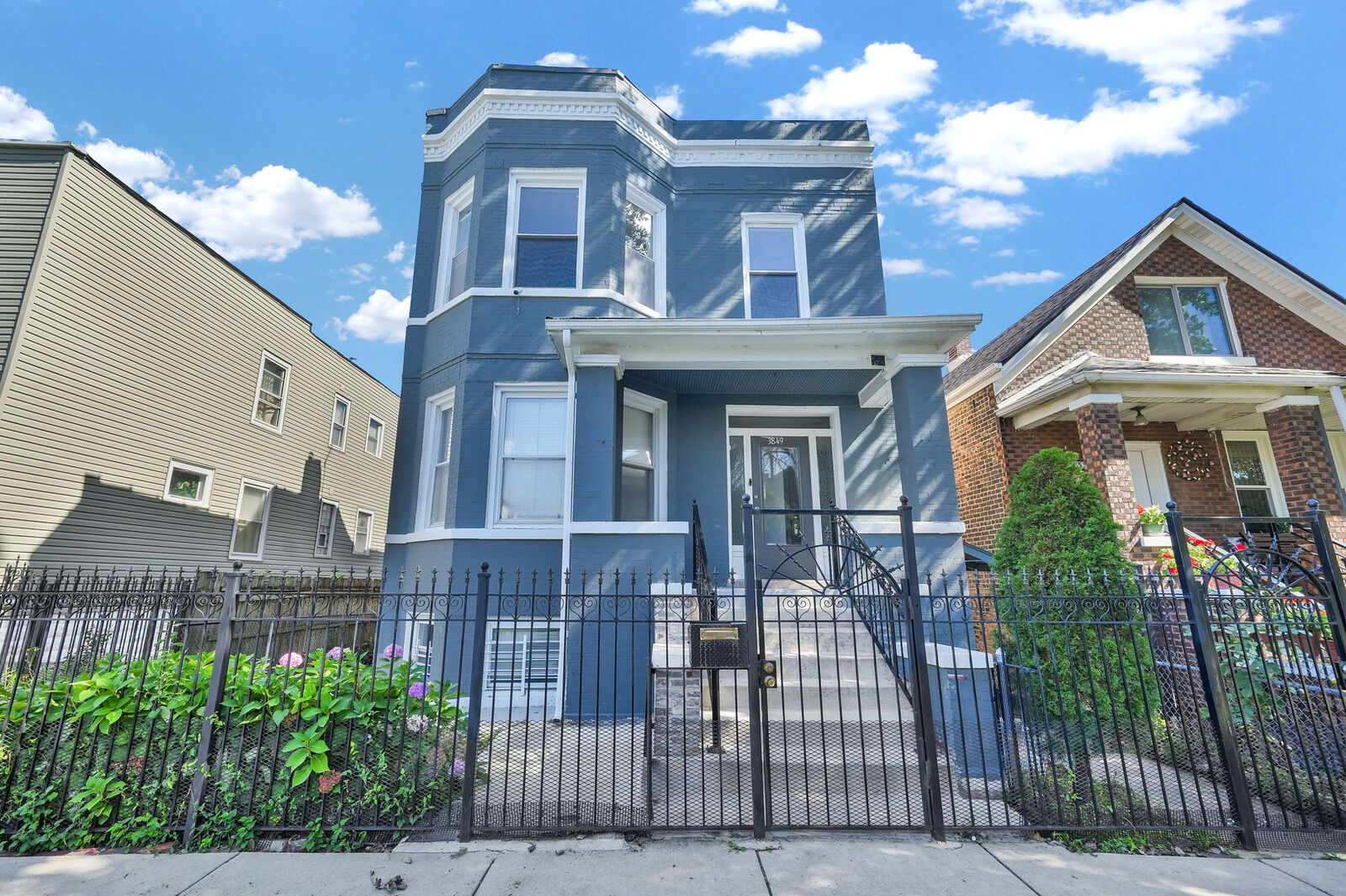 Property Photo:  3849 S Albany Avenue  IL 60632 