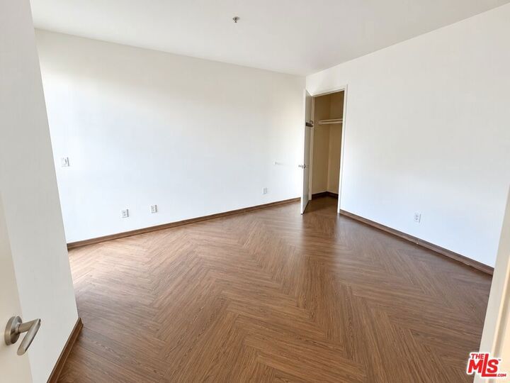 Property Photo:  625 S Berendo Street 201  CA 90005 