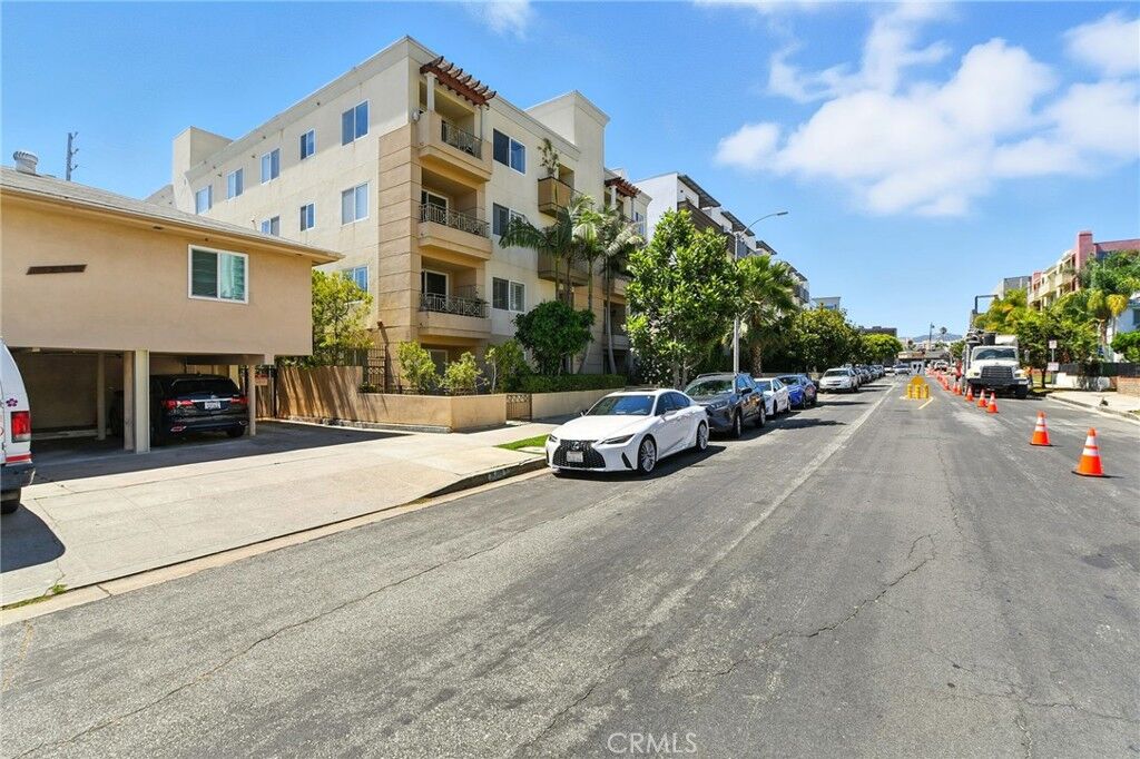 Property Photo: 1241 S Westgate Avenue 202 CA 90025