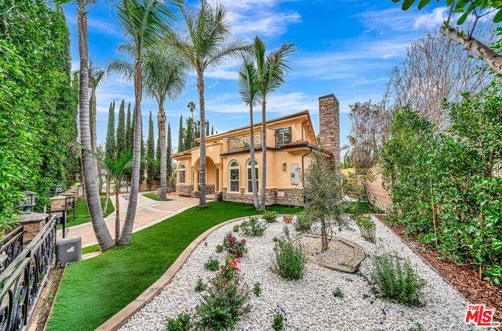 Property Photo:  661 W Lemon Avenue  CA 91007 