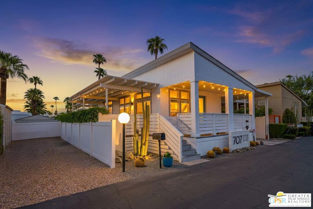 Property Photo: 707 N Maui Lane CA 92264
