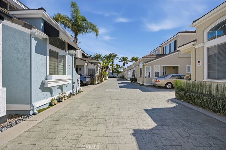 Property Photo:  700 Lido Park Drive 30  CA 92663 