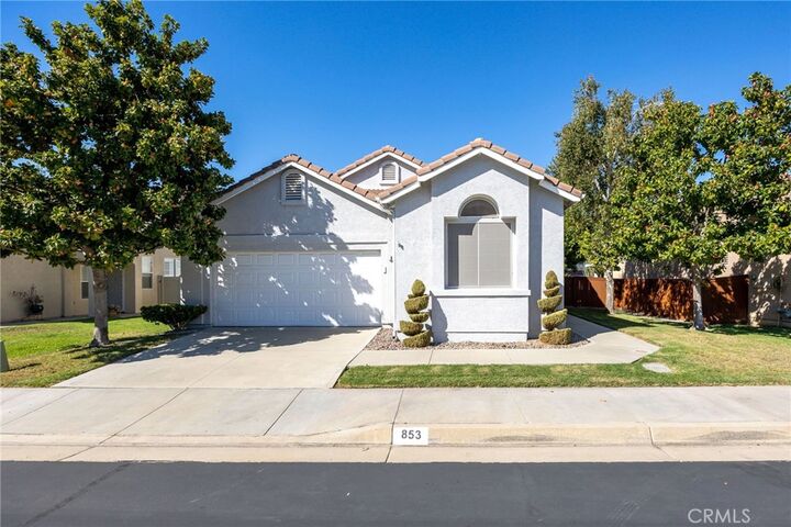 Property Photo:  853 Camino De Oro  CA 92583 