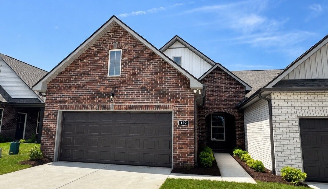 Property Photo:  492 W Foxrun  TN 37172 