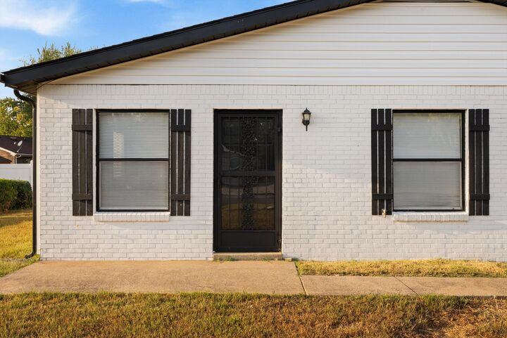 Property Photo:  2215 Haven Dr  TN 37130 