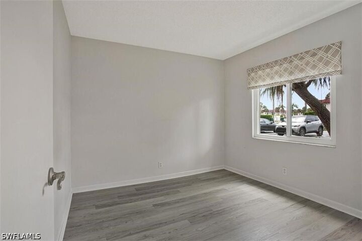 Property Photo:  