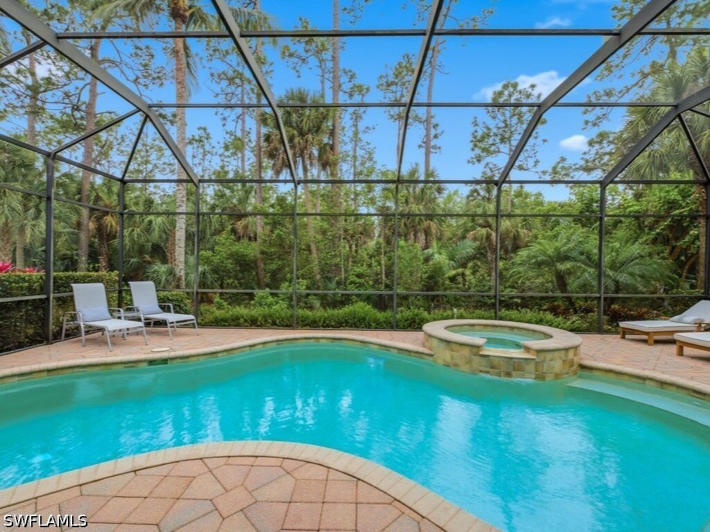 Property Photo: 18091 Lagos Way FL 34110