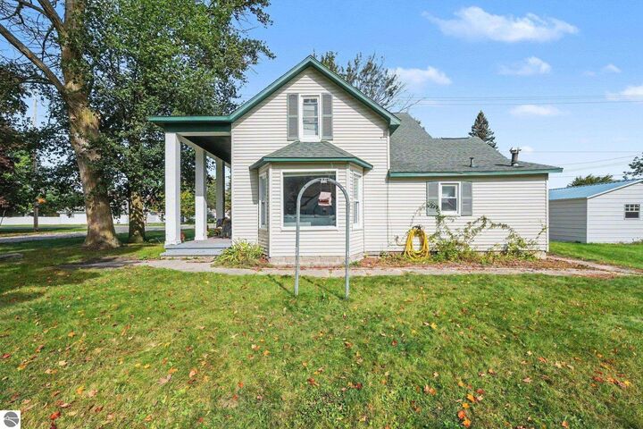 Property Photo:  201 6th Avenue  MI 48763 
