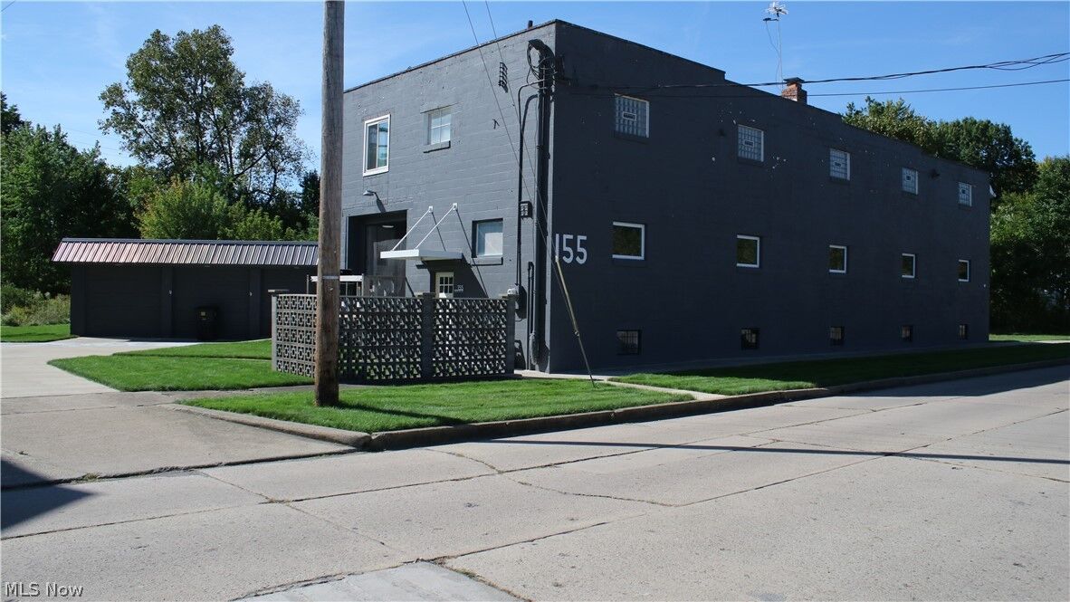 Property Photo:  155 North Street NW  OH 44420 