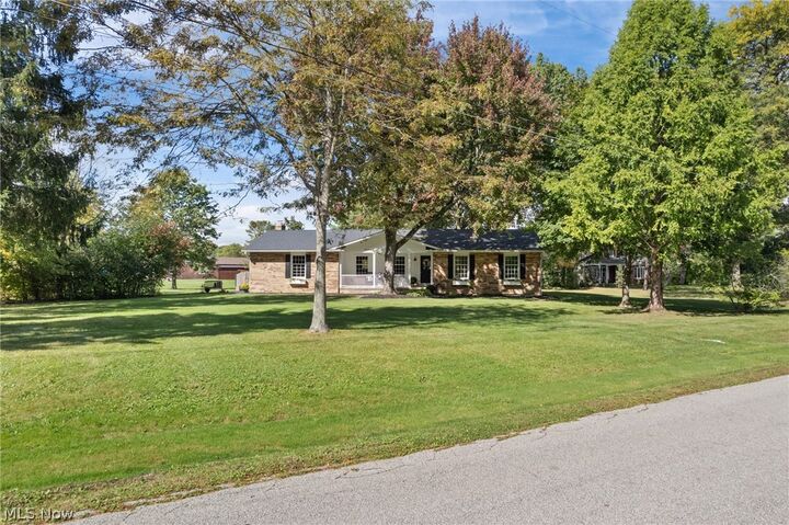 Property Photo: 7566 Wake Robin Drive OH 44236