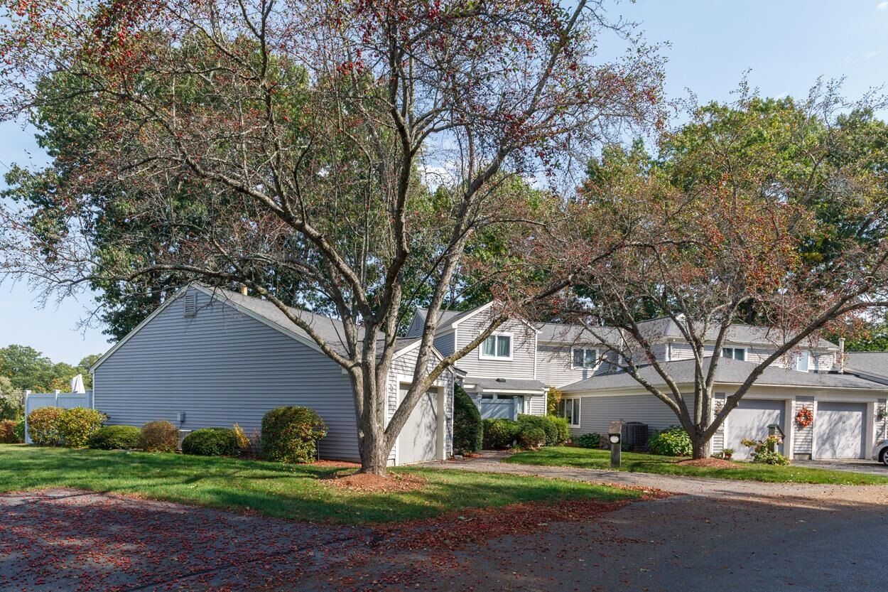 Property Photo: 28 Walden Pond Drive NH 03064