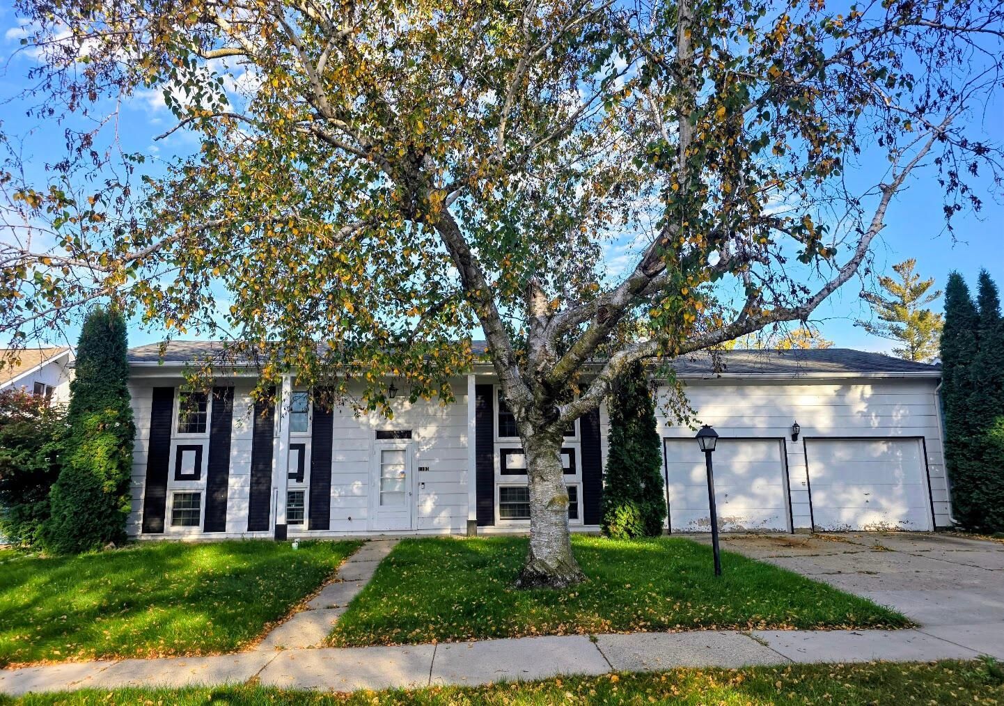 Property Photo:  1103 5th Avenue SW  MN 56164 