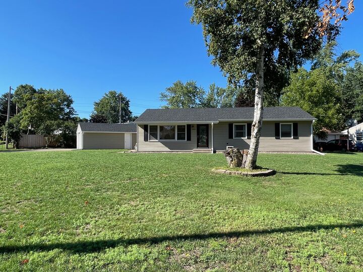 Property Photo:  2360 Spruce Place  MN 55110 