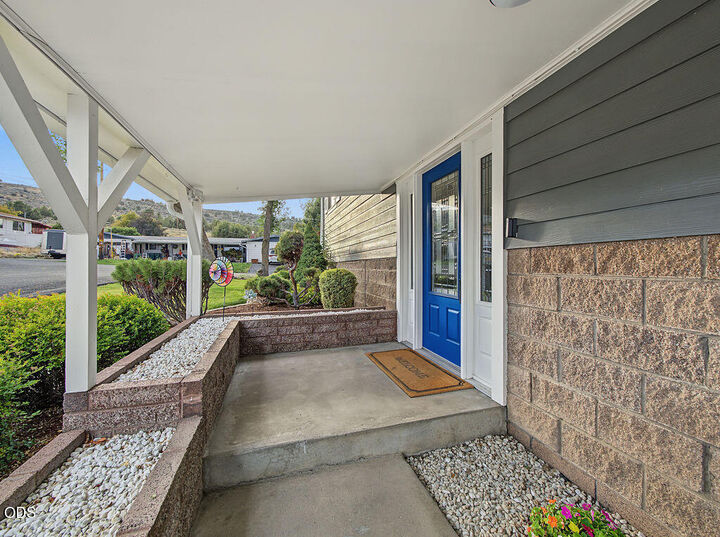 Property Photo: 2460 Redwood Drive OR 97601