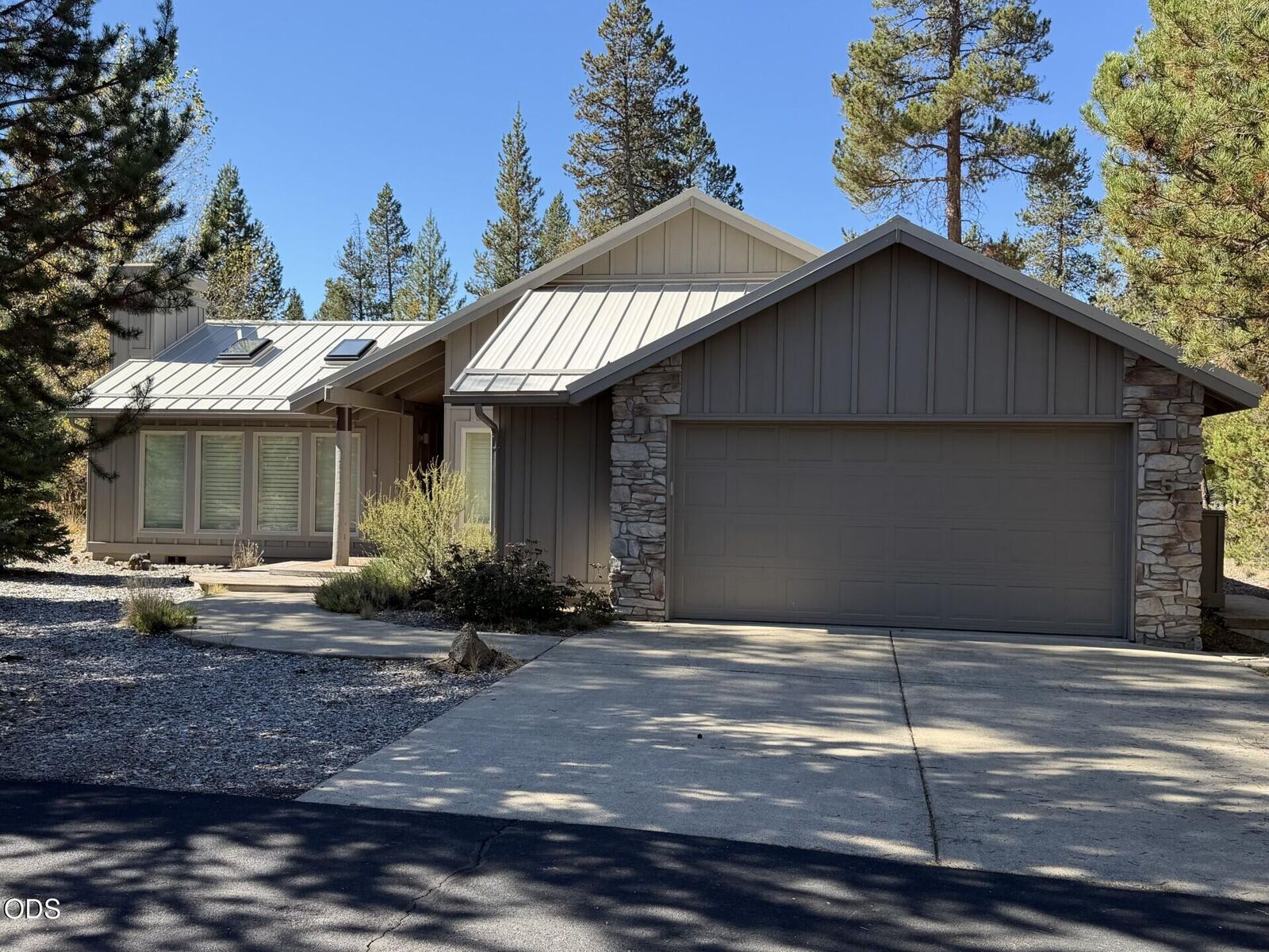 Property Photo:  18203 Mount Saint Helens Lane  OR 97707 