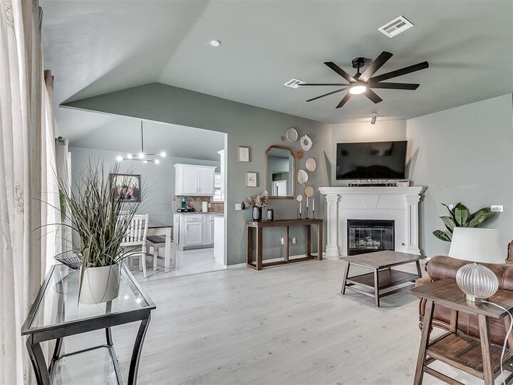 Property Photo: 5610 Clearwater Drive OK 73179