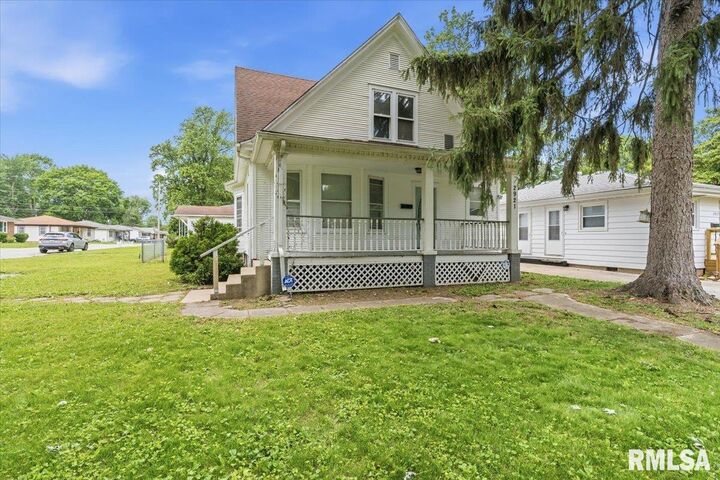 Property Photo:  2921 S Park Avenue  IL 62740 