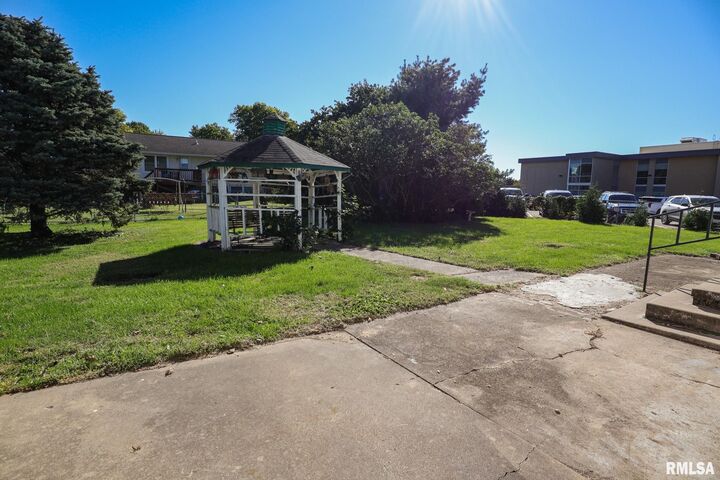 Property Photo: 810 S Spruce Street IL 61734