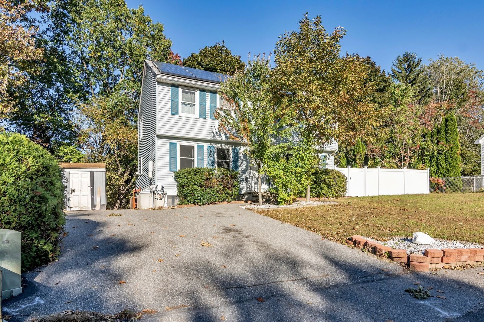 Property Photo:  7 Royal Dr  MA 01844 