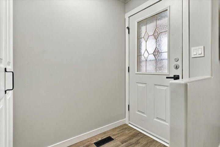 Property Photo:  10550 111 Street N 101  AB T8V 8G4 
