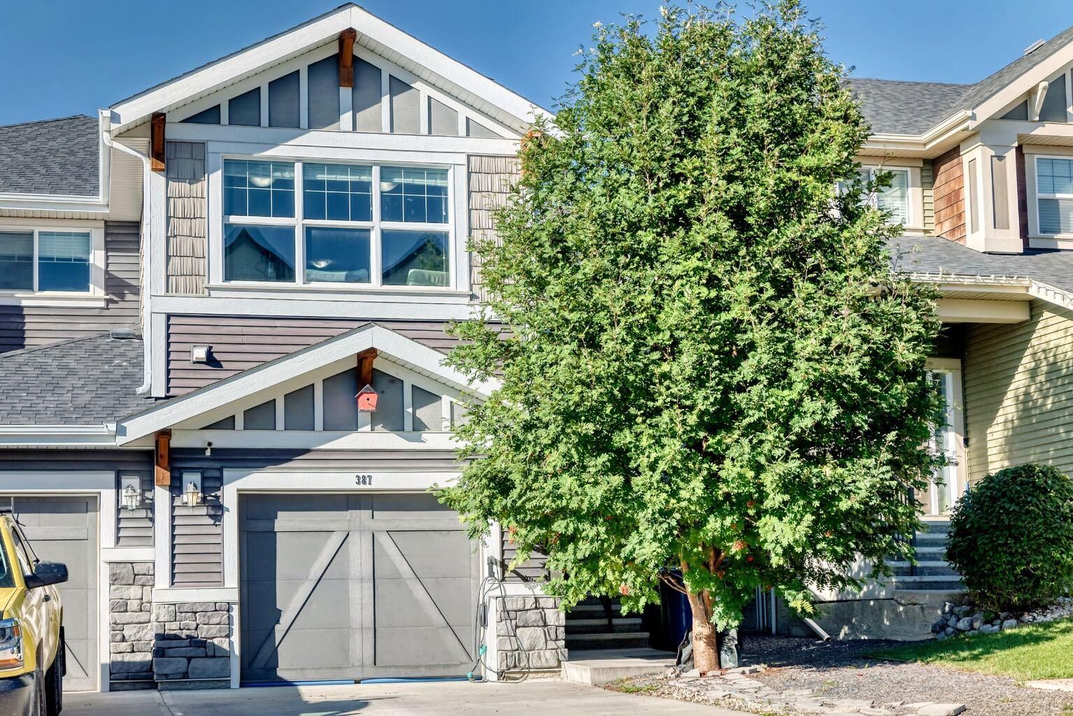 Property Photo:  387 Sunrise View  AB T4C 0V3 