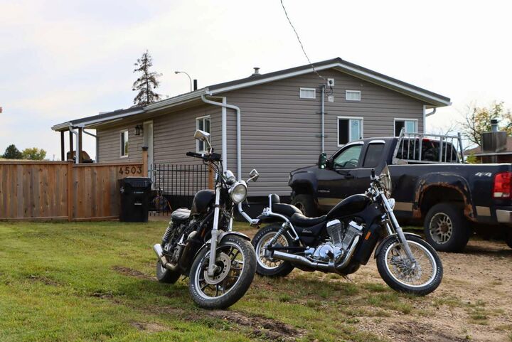 Property Photo:  4503 50 Avenue  AB T0H 3N0 