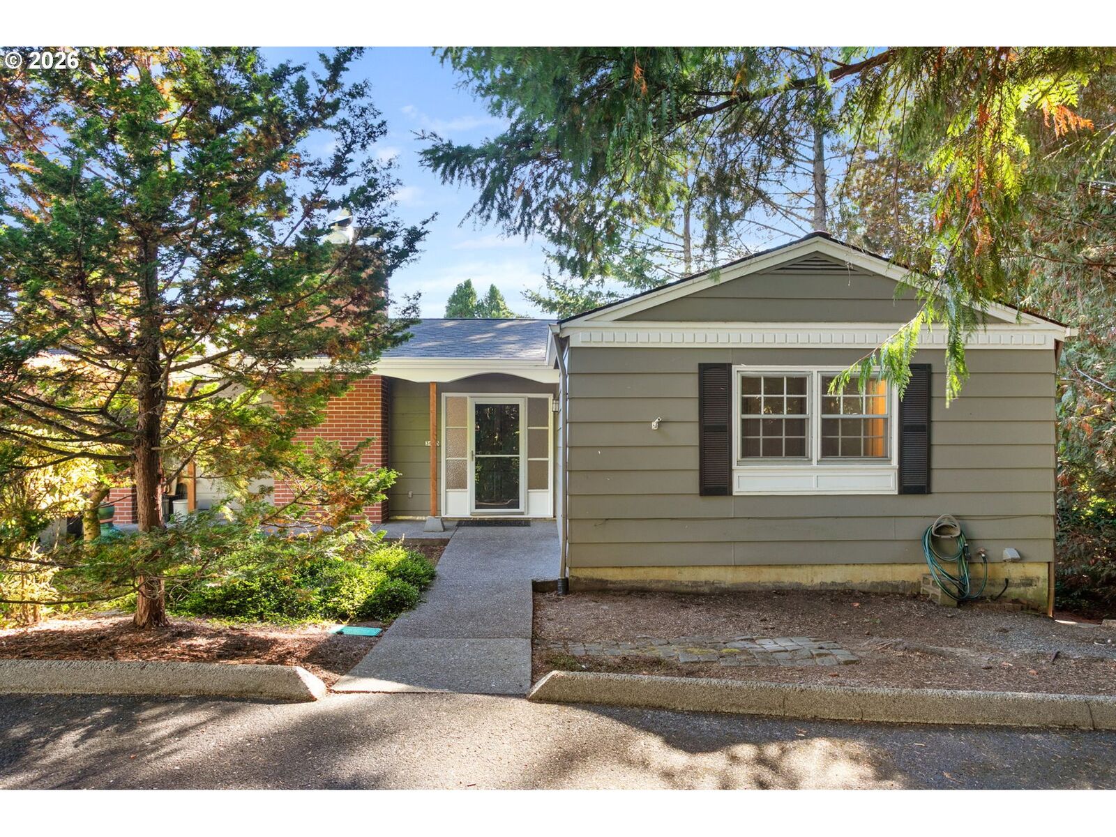 Property Photo: 3653 SW 52nd Pl OR 97221