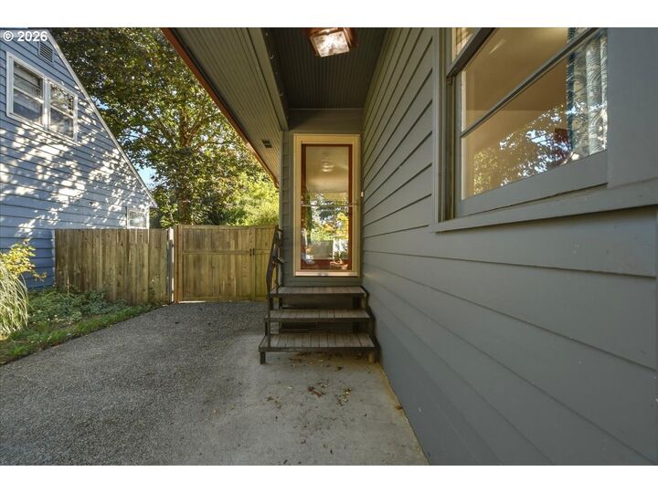Property Photo: 4415 NE Valley View Ln WA 98663